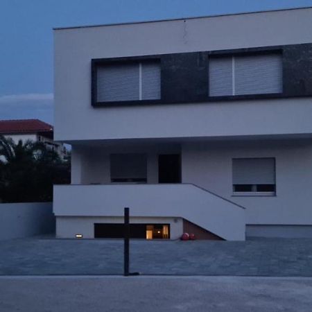 Apartments Lackovic Starigrad Paklenica Buitenkant foto